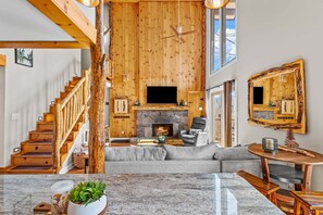 TV, fireplace - Slopeside Lodge at Sugar Mountain - walk to ski slopes, views, near water, gas fireplace (Sugar Mountain)