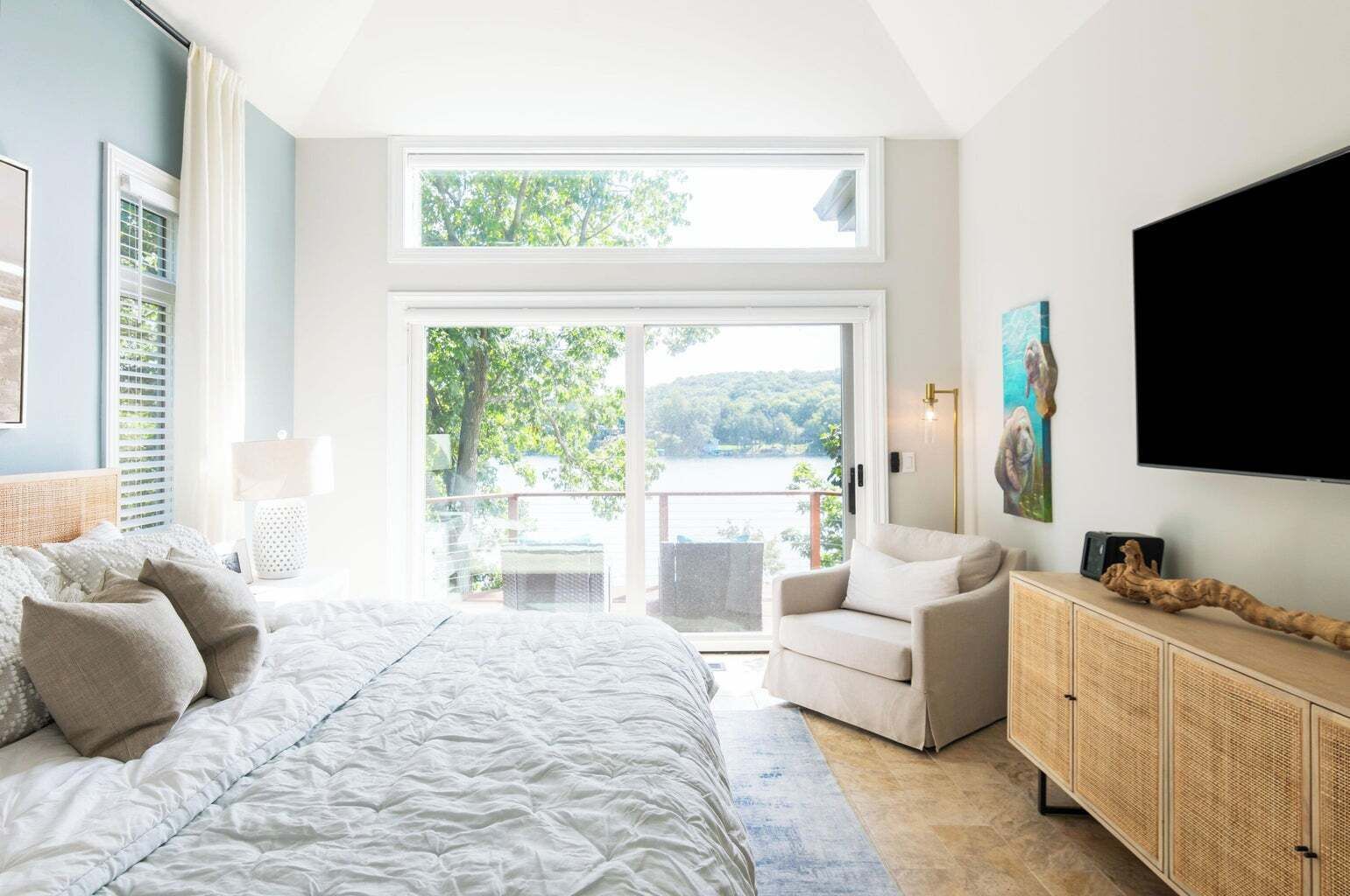5 slaapkamers, een bureau, een strijkplank/strijkijzer, wifi