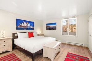 2 bedrooms, free WiFi, bed sheets - Chateau Dumont Unit 23 | Modern Condo with a Great Downtown Location (Aspen)