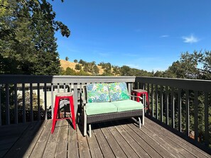 Property grounds - SF Bay Area: Private Luxury “Treehouse” Retreat (Pleasant Hill)