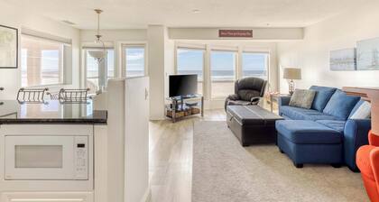 Promenade 501 - Top Floor with Private Balcony