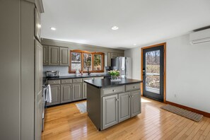 Microwave, oven, stovetop, dishwasher