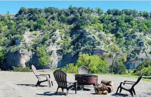 Leaning Bluff Lodge at Barefoot Fishing Camp on the Colorado River in Bend.