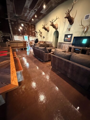 Leaning Bluff Lodge at Barefoot Fishing Camp on the Colorado River in Bend.