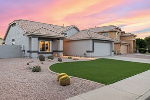 Exterior - Athena's Crown Jewel 3 King Beds | Private Pool + Putting Green | Stylish Mesa Retreat (Mesa)