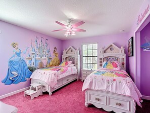 5 bedrooms, iron/ironing board, Internet, bed sheets - Family Fantasy at Solterra. 5BR. Near Disney (Davenport)
