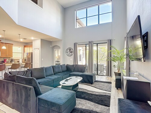 Family Fantasy at Solterra. 5BR. Near Disney