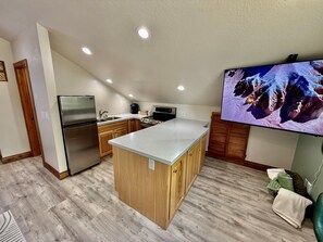 Private kitchen - Wasatch Studio Escape-Near SLC (Salt Lake City)