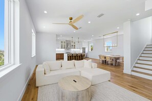 Smart TV - 🌊Island Palm | Ocean and River Views | Walk to No Drive Beach 🌊 (New Smyrna Beach)