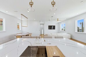 Dining - 🌊Island Palm | Ocean and River Views | Walk to No Drive Beach 🌊 (New Smyrna Beach)