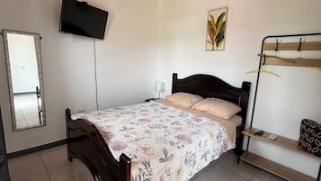 2 habitaciones, escritorio, tabla de planchar con plancha y wifi gratis