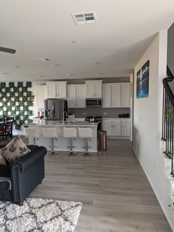 Billede uden beskrivelse, 1 af 28, knap