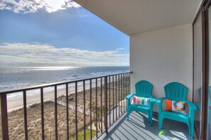 Property grounds - Stunning 1 Bedroom Oceanfront Retreat in Carolina Beach for 6 Guests! (Carolina Beach)
