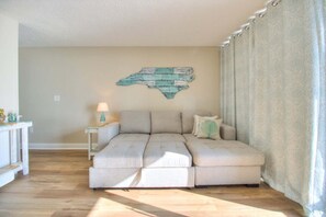 TV - Stunning 1 Bedroom Oceanfront Retreat in Carolina Beach for 6 Guests! (Carolina Beach)