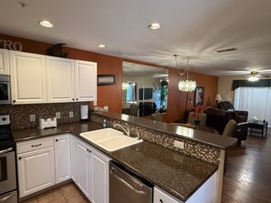 Fridge, microwave, oven, stovetop - Walk-In 2 Bedroom Condo | Easy Access + Golf Nearby | Quiet Branson Location (CH2-6) (Branson)