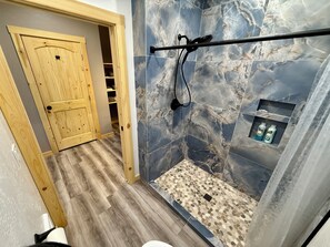 Luokittelematon kuva, 4 kautta 9, painike