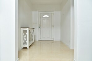Interior - Bahamia Oasis w/ Private pool - Relax in Freeport (Freeport)