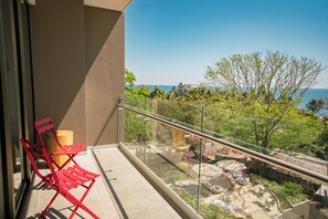 Unclassified image, 3 of 56, button - Zonte Surfside Getaway 2B / 2BA Oceanview Condo (El Zonte)