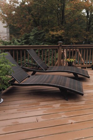 Terrace/patio - Wild Pine Escape.

Home with a pool, jacuzzi and access to a private beach. (Albrightsville)