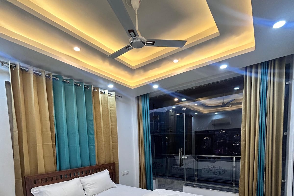 Family Double Room, Balcony, Mountain View