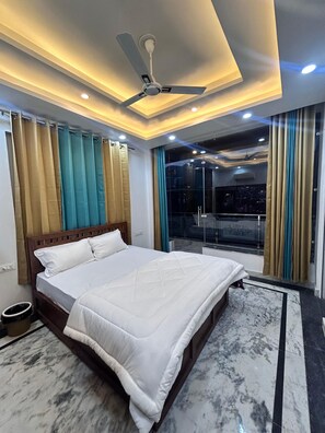 Familien-Doppelzimmer, Balkon, Bergblick