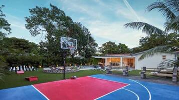 Villa Confort | Terrain de sport