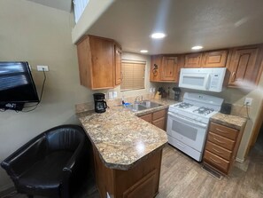 Fridge, microwave, oven, stovetop - Wooded Cabin Perfect for South Lake Tahoe Day Trips (El Dorado County)