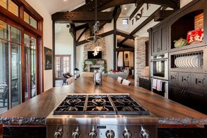 Dining - Spacious 4BR home in Midway River Meadows (LT), perfect for adventures in Park City. (Midway)