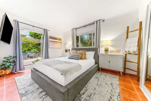 4 Schlafzimmer, Schreibtisch, Bügeleisen/Bügelbrett, Reisekinderbett