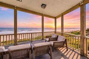 Property grounds - Beachfront 5BR | Hot Tub & Fire Pit | Game Room (Galveston)