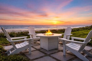 Property grounds - Beachfront 5BR | Hot Tub & Fire Pit | Game Room (Galveston)