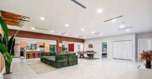 Living area - The Palm by Glam Homes (North Miami Beach)