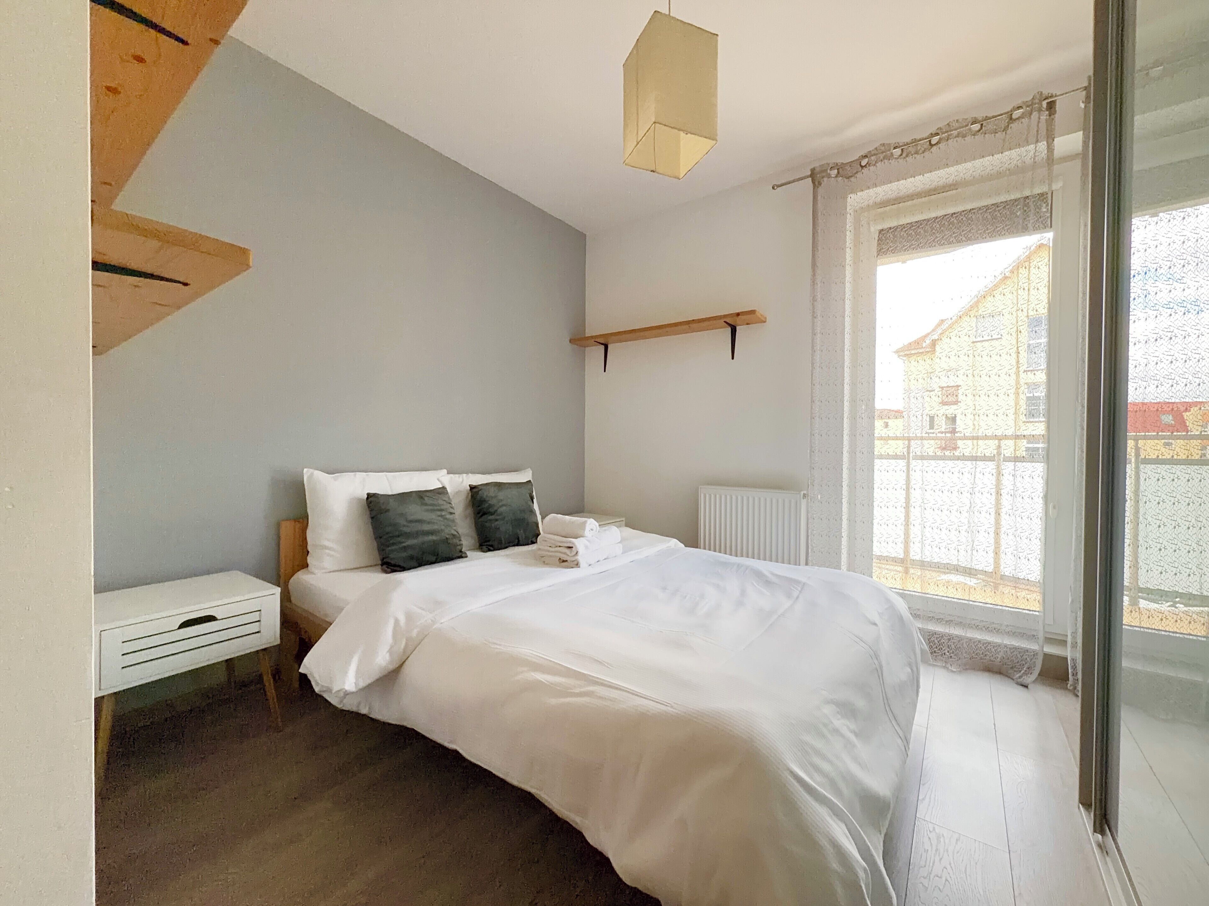 2 bedrooms, iron/ironing board, WiFi