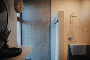 Shower, hair dryer, towels, soap - The Town 43 Private Pool Villa Minutes from Jacó Beach (Puntarenas)