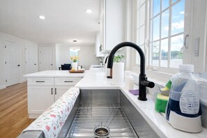 Microwave, oven, stovetop, dishwasher - Newly built 3BR Luxe home with sPA bath,Chef Kitchen near Big E, Mass Mutual (Springfield)