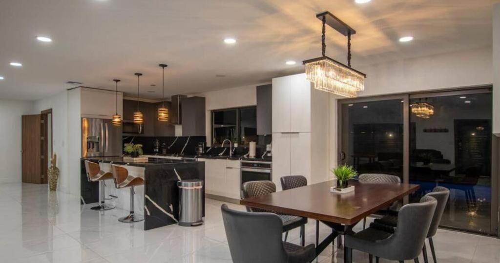 コンフォート ヴィラ | レストラン