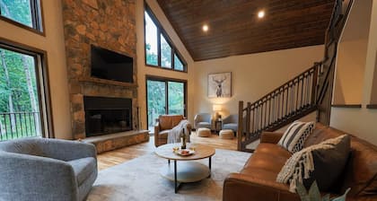 Castle Rock Lake Family Retreat, Sleeps 20