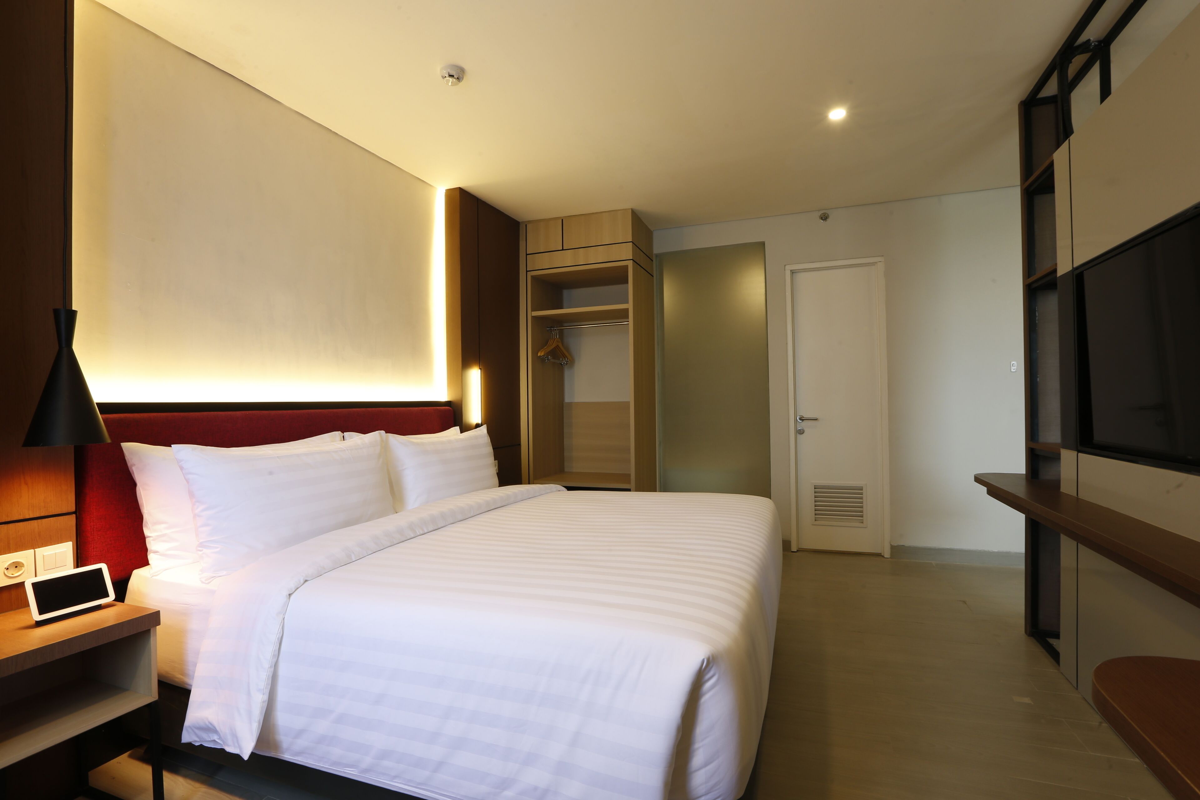 Habitació (Executive Suite) | Caixa forta a l'habitació, escriptori, wifi gratuïta i roba de llit 