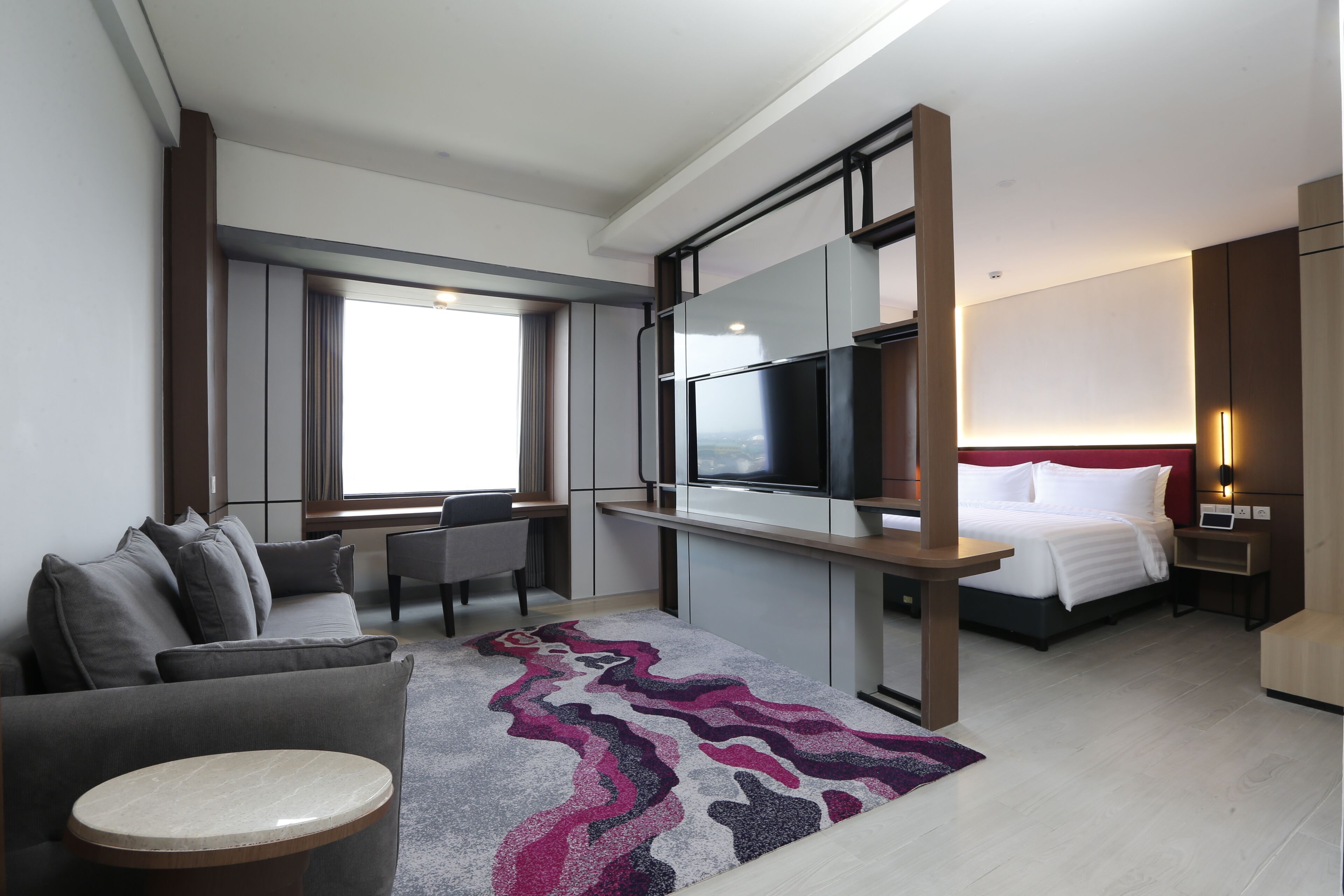 Habitación (Executive Suite) | Caja fuerte, escritorio, wifi gratis y ropa de cama