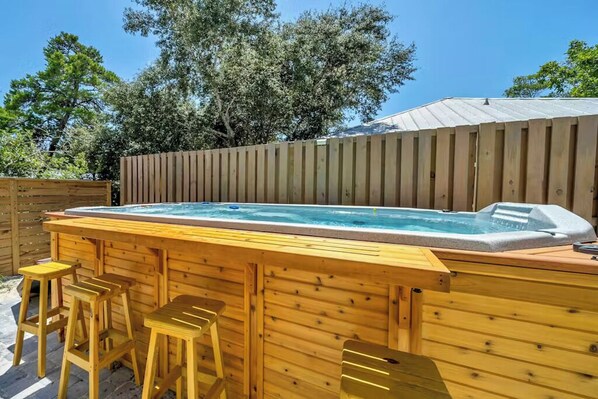 Bain à remous extérieur