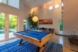 Comfort Villa | Games room - Villa II Palazzo by Glam Homes (Biscayne Park)