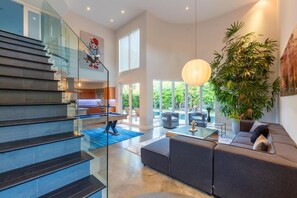 Comfort Villa | Interior - Villa II Palazzo by Glam Homes (Biscayne Park)