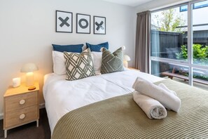 Iron/ironing board, WiFi, bed sheets - City Fringe Stay + Garage & Sunny Balcony (Christchurch)