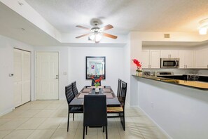 Dining - Apt in CityPlace. We have over 100 units in this location. Reach out for details (West Palm Beach)