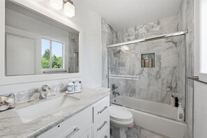 Towels, soap, toilet paper - Extravagant Villa Near Beach & Hot Spots (Lomita)