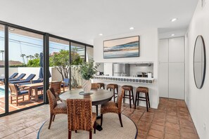 Dining - New! La Jolla Shores 2BD with Pool- Walk to Beach! (La Jolla)