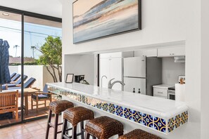 Fridge, microwave, oven, stovetop - New! La Jolla Shores 2BD with Pool- Walk to Beach! (La Jolla)