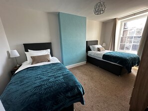 3 Schlafzimmer, Bügeleisen/Bügelbrett, Reisekinderbett, kostenloses WLAN