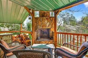 Property grounds - Paddle On Inn, a spacious lakefront retreat! (Nebo)