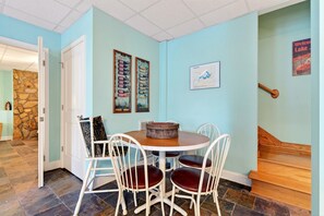 Dining - Paddle On Inn, a spacious lakefront retreat! (Nebo)